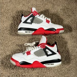 Jordan 4 fire red
